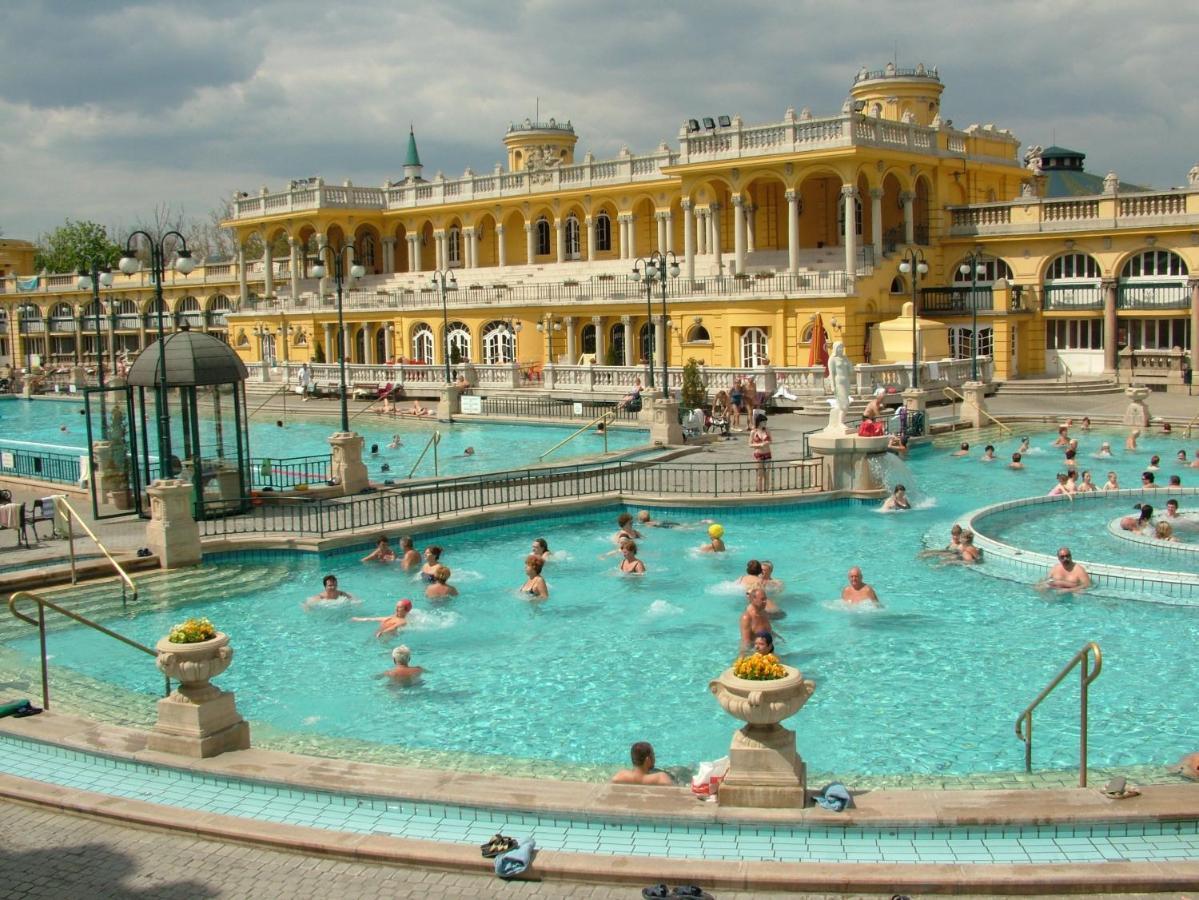 Heroes' Residence Budapeste Exterior foto